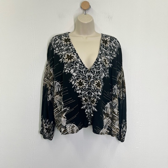 Free People - Birds Of A Feather Black Floral Button Down Boho Blouse Size XS - Picture 3 of 12